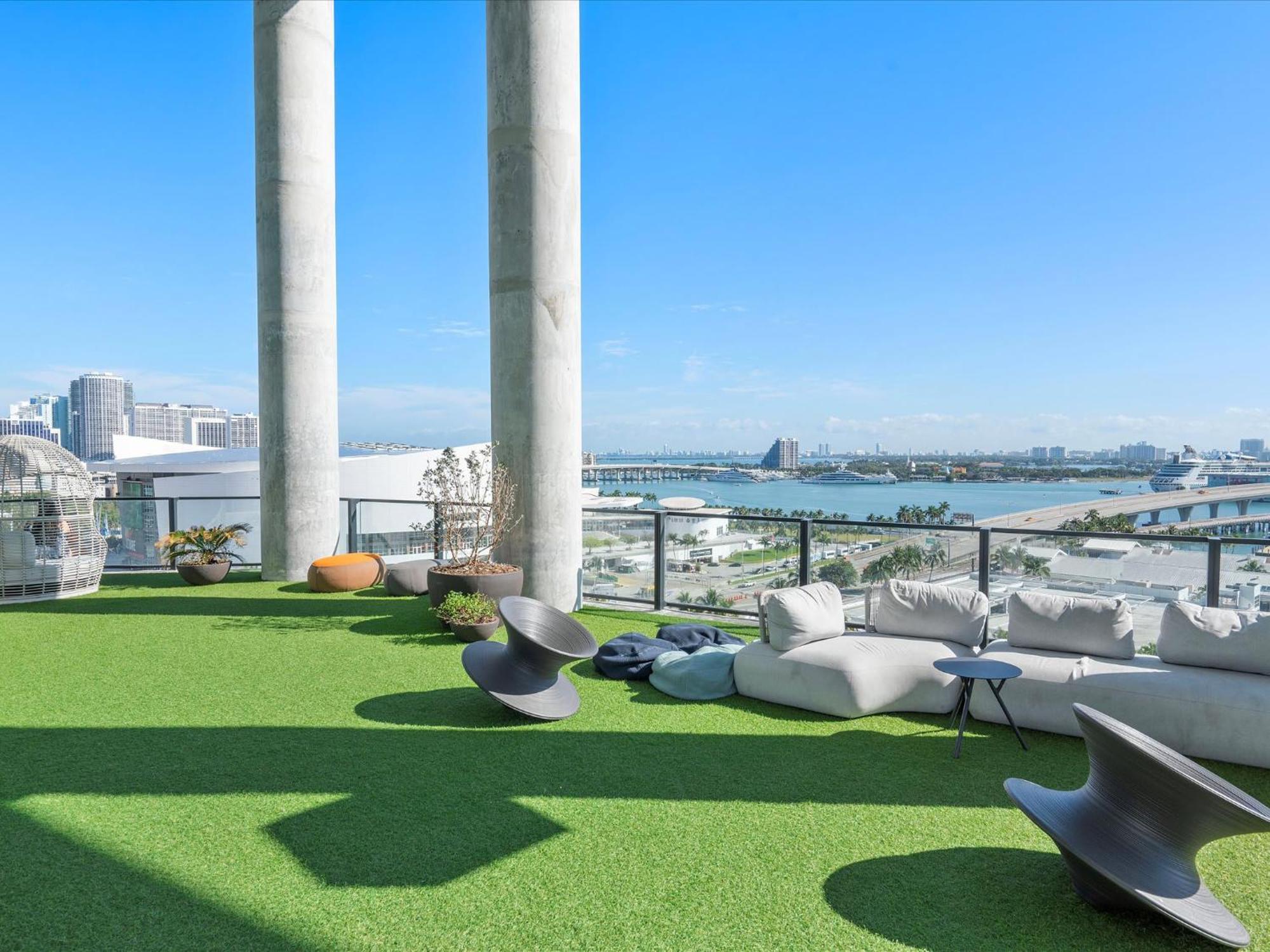 Mvr Downtown Luxury W Vip Host Service Apartment
